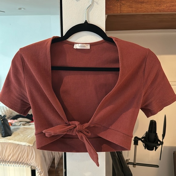 Inamorata Crop top with tie - Picture 1 of 2